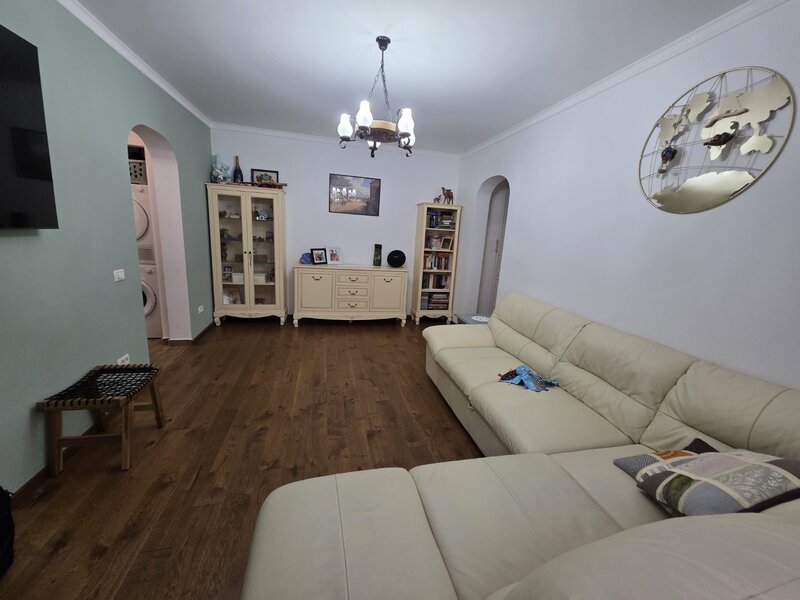 Titan, 5 minute metrou Costin Georgian, pe Barajul Bicaz, renovat complet