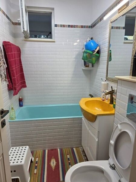 Titan, 5 minute metrou Costin Georgian, pe Barajul Bicaz, renovat complet
